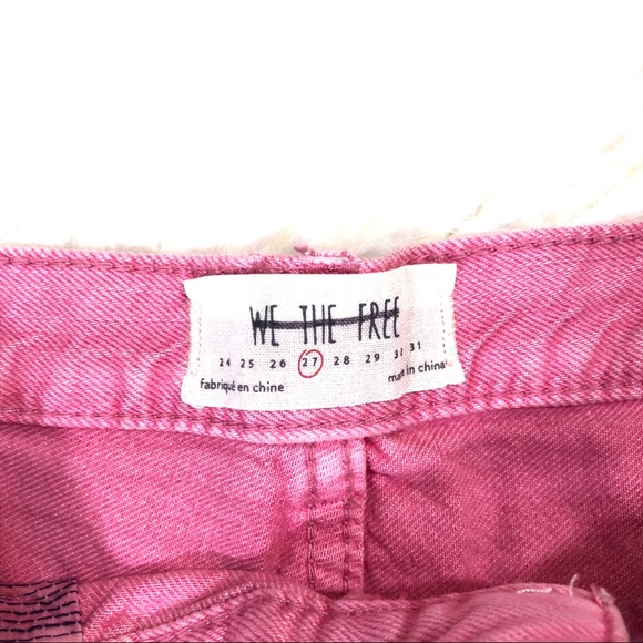 New! WE THE FREE pink frayed cutoff shorts - Picture 4 of 8